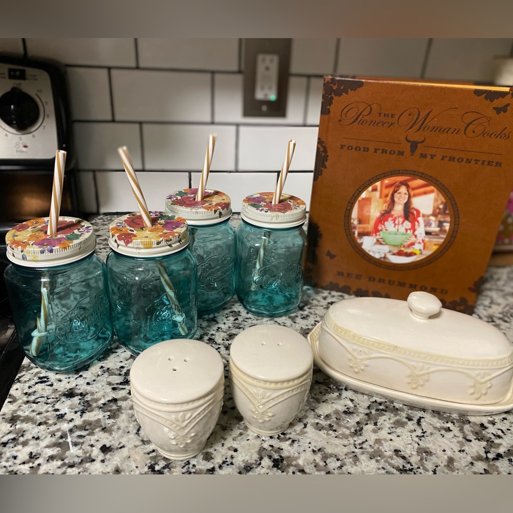 Pioneer Woman 8 piece Lot
